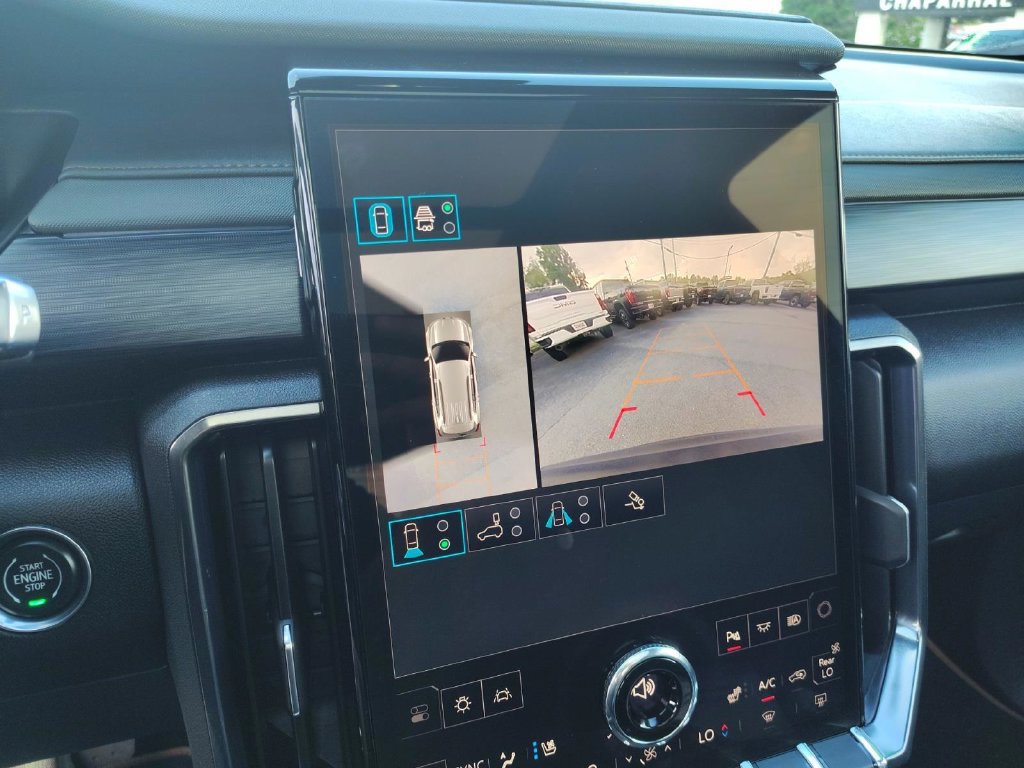 Used 2025 GMC Acadia AT4 w/ Luxury Package AWD/4WD image 18