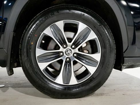 Used 2021 Toyota Highlander XLE image 36