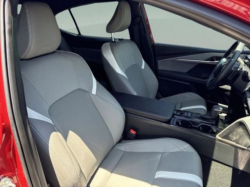 Used 2025 Toyota Camry SE w/ Convenience Package FWD image 28
