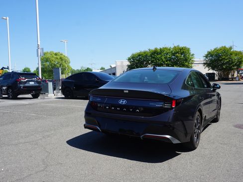 Used 2025 Hyundai Sonata SEL FWD image 3