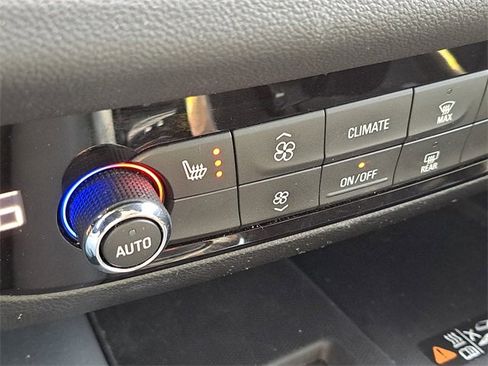 Used 2023 Buick Enclave Essence image 24