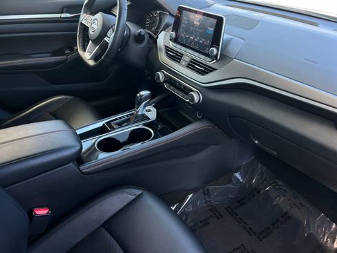Used 2024 Nissan Altima 2.5 SR FWD image 16