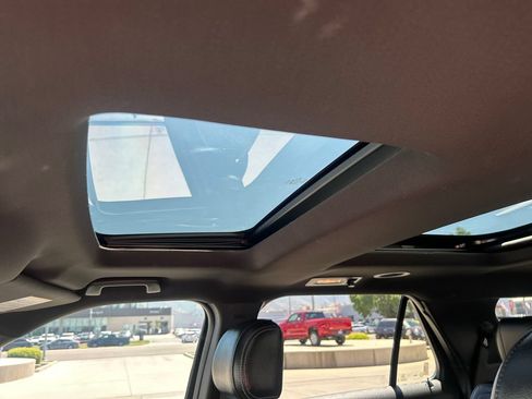 Used 2017 Ford Explorer Limited w/ Equipment Group 301A AWD/4WD image 15