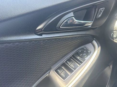 Used 2025 Chevrolet Malibu LS FWD image 16