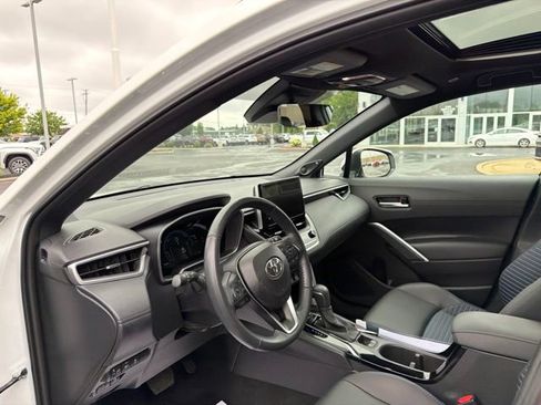 Used 2024 Toyota Corolla Cross AWD Hybrid w/ Convenience Package image 15