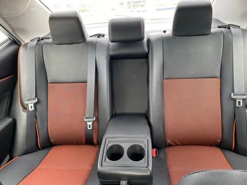 Used 2018 Toyota Corolla SE w/ Carpet Mat Package (TMS) FWD image 14