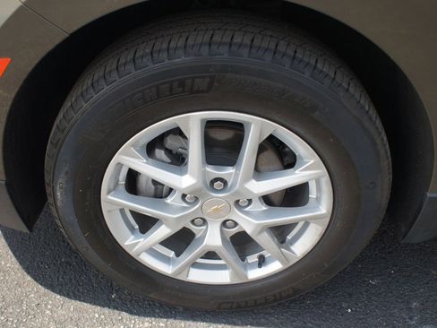 Used 2024 Chevrolet Equinox LT FWD image 25