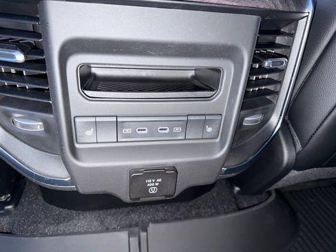 New 2026 RAM 1500 Laramie w/ Laramie Preferred Package AWD/4WD image 40
