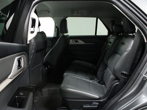 Used 2025 Ford Explorer Active w/ Active Comfort Package AWD/4WD image 13