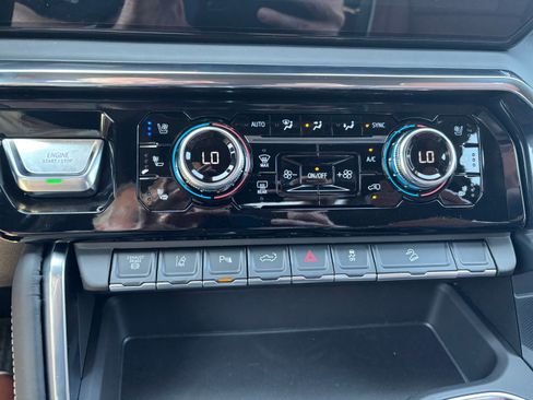 New 2025 GMC Sierra 2500 Denali Ultimate image 16