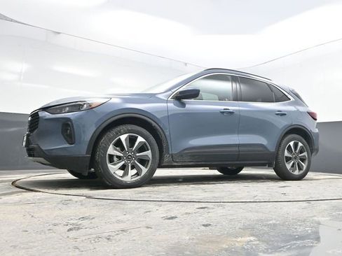 Used 2024 Ford Escape Platinum image 27