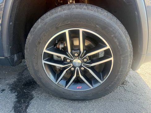 Used 2018 Jeep Grand Cherokee Trailhawk w/ Trailhawk Luxury Group AWD/4WD image 57