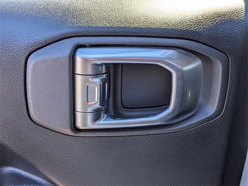 Used 2023 Jeep Gladiator Sport image 28