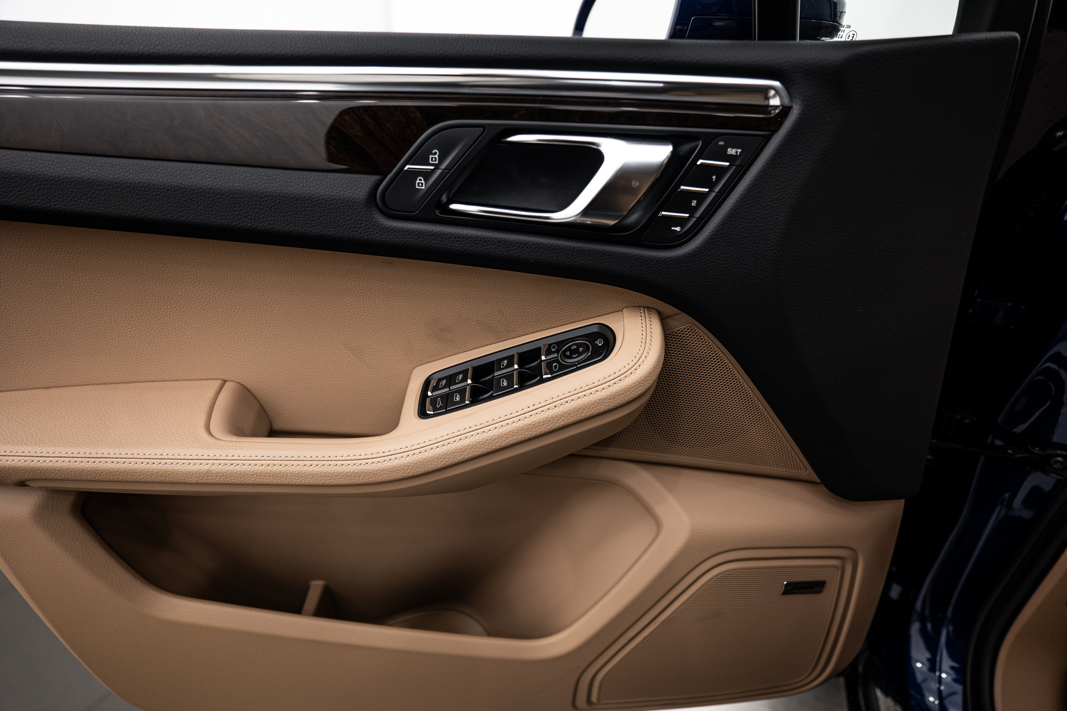 Certified 2026 Porsche Macan AWD/4WD image 15
