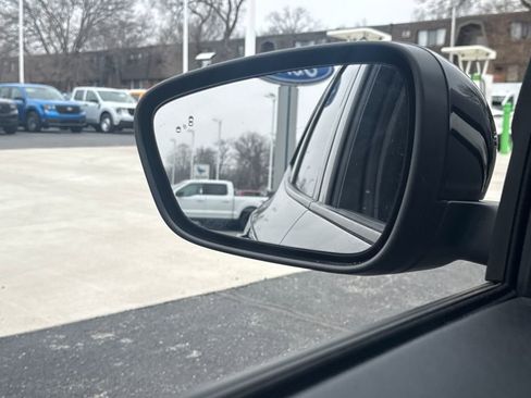 Used 2023 Ford Escape SE image 37