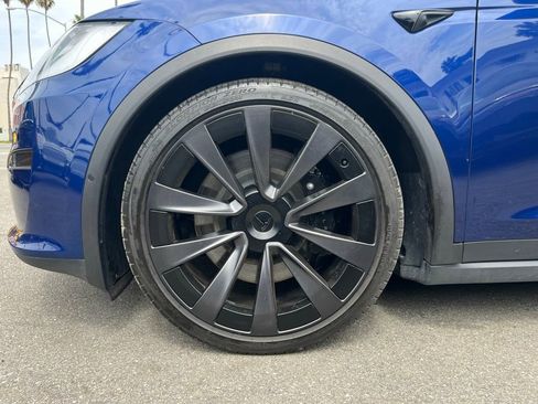 Used 2023 Tesla Model X image 13