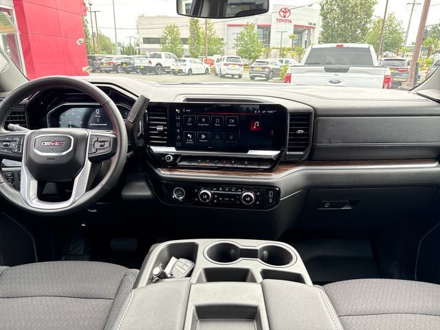 Used 2024 GMC Sierra 1500 Elevation AWD/4WD image 11