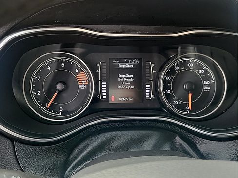 Used 2019 Jeep Cherokee Latitude Plus w/ Comfort/Convenience Group AWD/4WD image 20