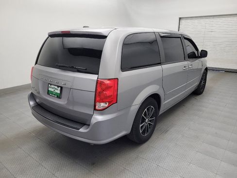Used 2016 Dodge Grand Caravan SE FWD image 9