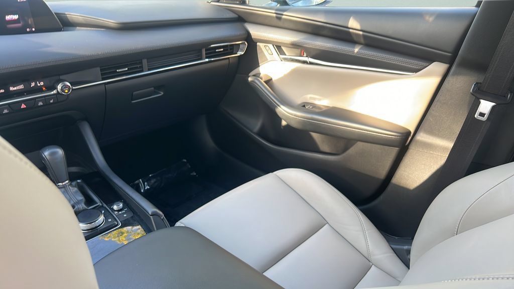 Used 2023 MAZDA MAZDA3 s FWD image 12