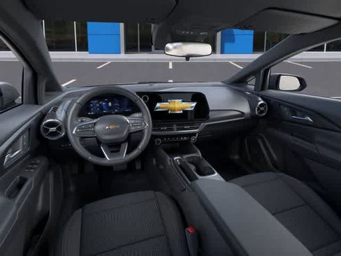 New 2026 Chevrolet Equinox EV LT image 15