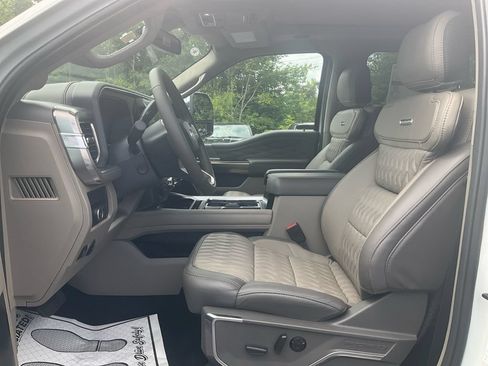 New 2026 Ford F250 Platinum w/ Platinum Plus Package AWD/4WD image 16