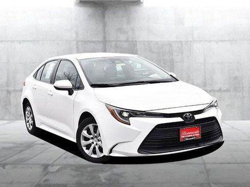 Used 2024 Toyota Corolla LE image 2