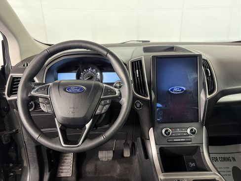 Used 2024 Ford Edge SEL w/ Convenience Package AWD/4WD image 3