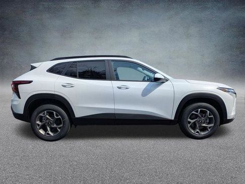 New 2026 Chevrolet Trax LT w/ LT Convenience Package image 3