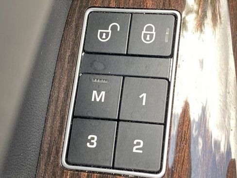 Used 2017 Land Rover Range Rover HSE AWD/4WD image 24