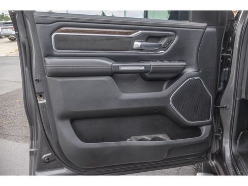 Used 2019 RAM 1500 Laramie AWD/4WD image 18
