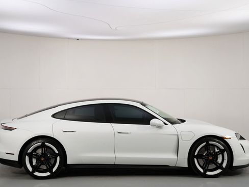 Used 2022 Porsche Taycan image 52