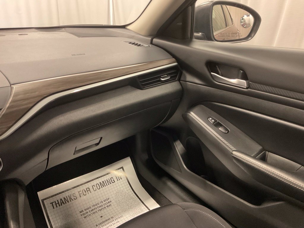 Used 2024 Nissan Altima 2.5 SV FWD image 25