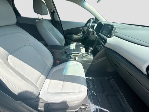 Used 2021 Hyundai Kona Limited FWD image 30
