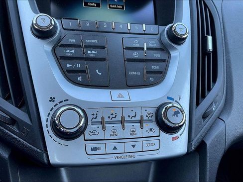 Used 2017 Chevrolet Equinox LS image 30