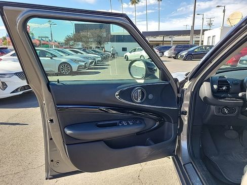 Used 2016 MINI Cooper Clubman Clubman image 11