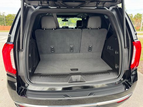 Used 2021 GMC Yukon SLT w/ SLT Premium Package image 34