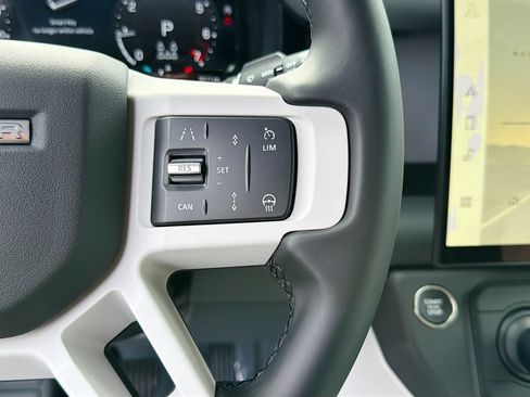 New 2026 Land Rover Defender 130 X-Dynamic SE AWD/4WD image 38