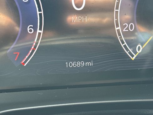 Used 2024 Jeep Grand Cherokee Laredo w/ Luxury Tech Group I AWD/4WD image 24