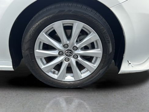 Used 2018 Toyota Camry LE FWD image 21