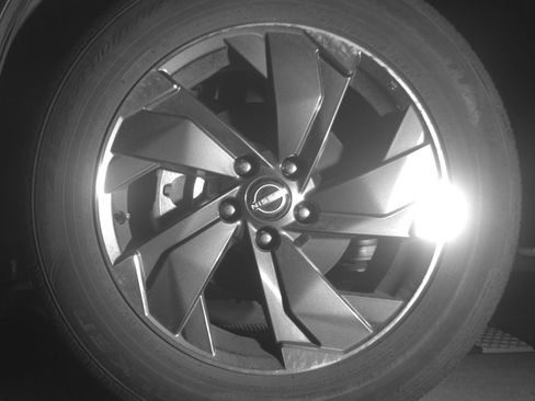 Used 2025 Nissan Rogue SV image 12