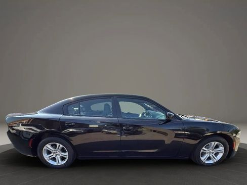 Used 2020 Dodge Charger SXT w/ Leather Interior Group image 4