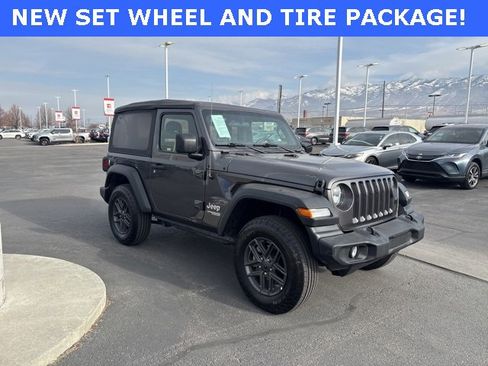 Used 2020 Jeep Wrangler Sport image 4