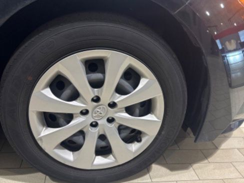 Used 2023 Toyota Corolla LE image 5