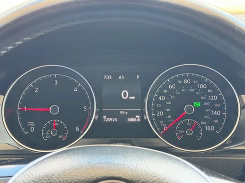 Used 2015 Volkswagen Golf TDI SEL FWD image 31
