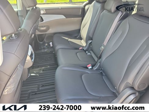 New 2027 Kia Carnival SX FWD image 12