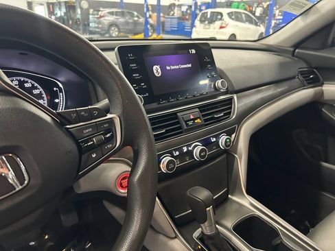 Used 2018 Honda Accord LX image 27