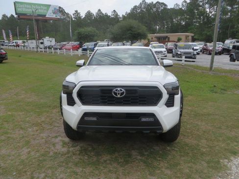 Used 2024 Toyota Tacoma TRD Off-Road AWD/4WD image 3