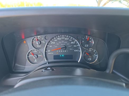 New 2025 Chevrolet Express 2500 Work Van image 27