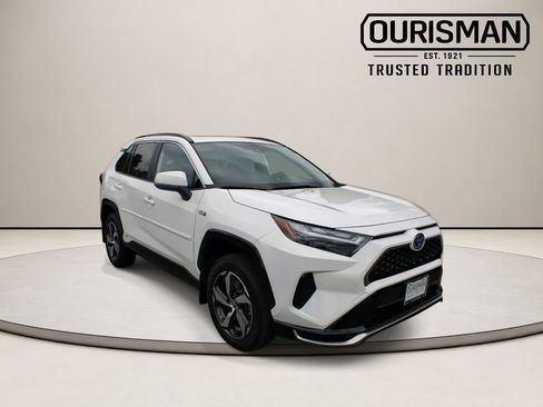 Used 2022 Toyota RAV4 SE w/ Weather & Moonroof Package AWD/4WD image 2